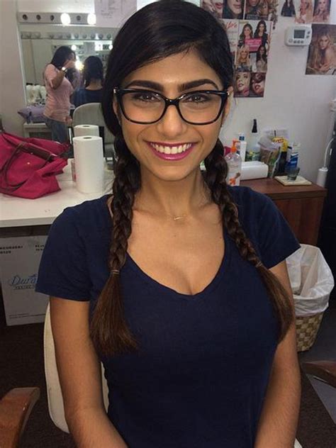 Mia Khalifa Pics 2024: Nude Porn Star Selfies & XXX Photos